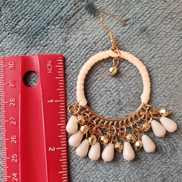 🆕️💐White Beaded Hoop Earrings - NEW💐 - Picture 4 of 4